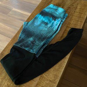 Alo Yoga Split Color Leggings with Stirrups